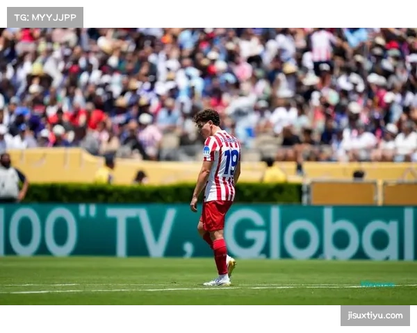 莱万与格列兹曼点球主罚风格对比及VAR环境下的稳定性